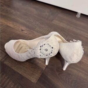 Elegant White Lace Women's Heels